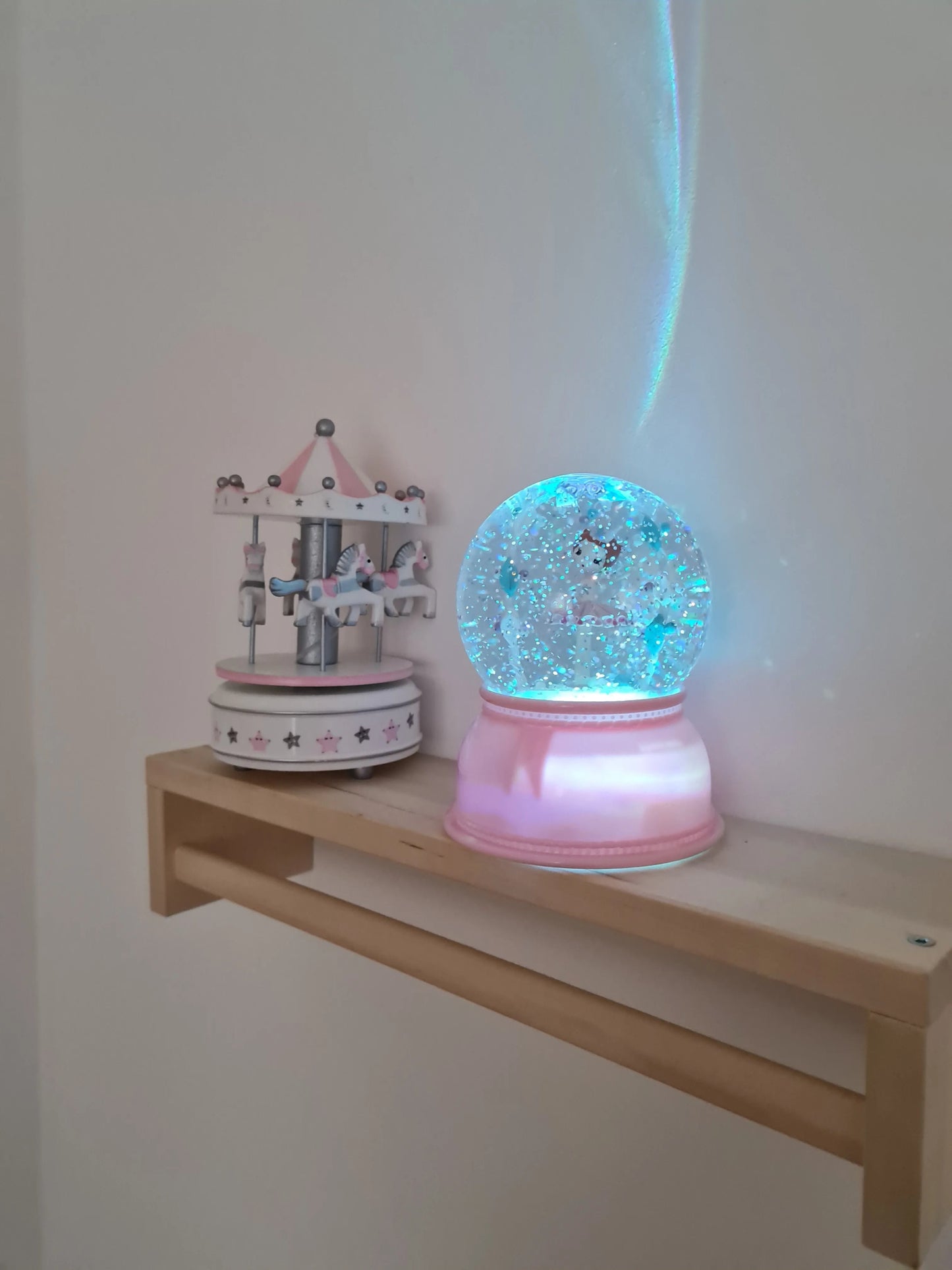 Djeco Little Big room Luce notturna a forma di palla di neve Ballerina - Emotions Toy