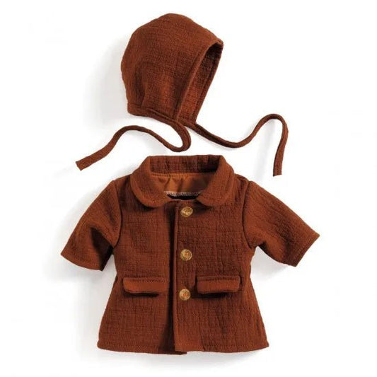 Djeco Pomea Completo Autunno: cappottino e cuffietta per bambole - Emotions Toy