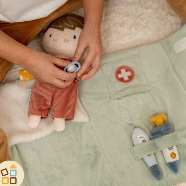 Little Dutch  Cuddle Doll Set del Dottore con Jim - EmotionsToy