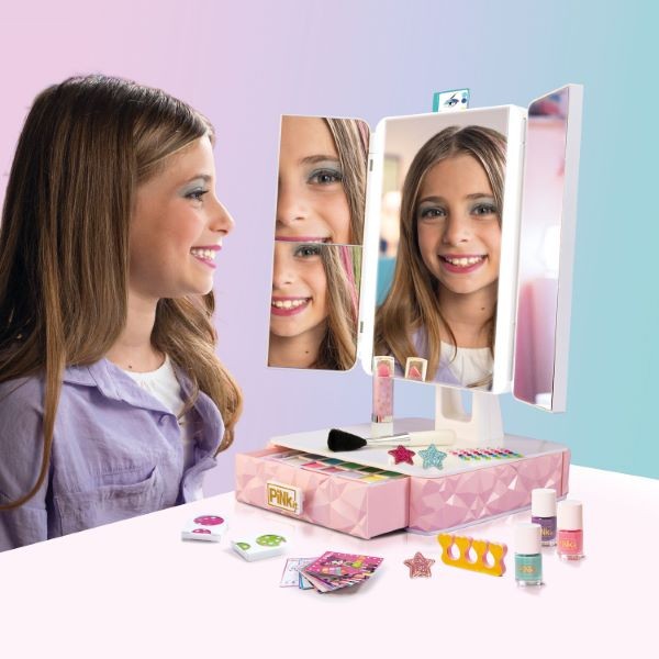 Nice Pink It Smart Vanity the voice of make up